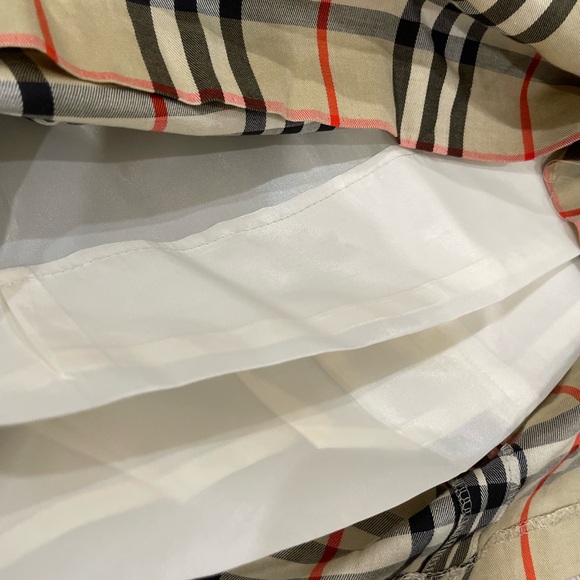 Burberry Signature Plaid Mini Skirt w/Slip - Picture 4 of 6